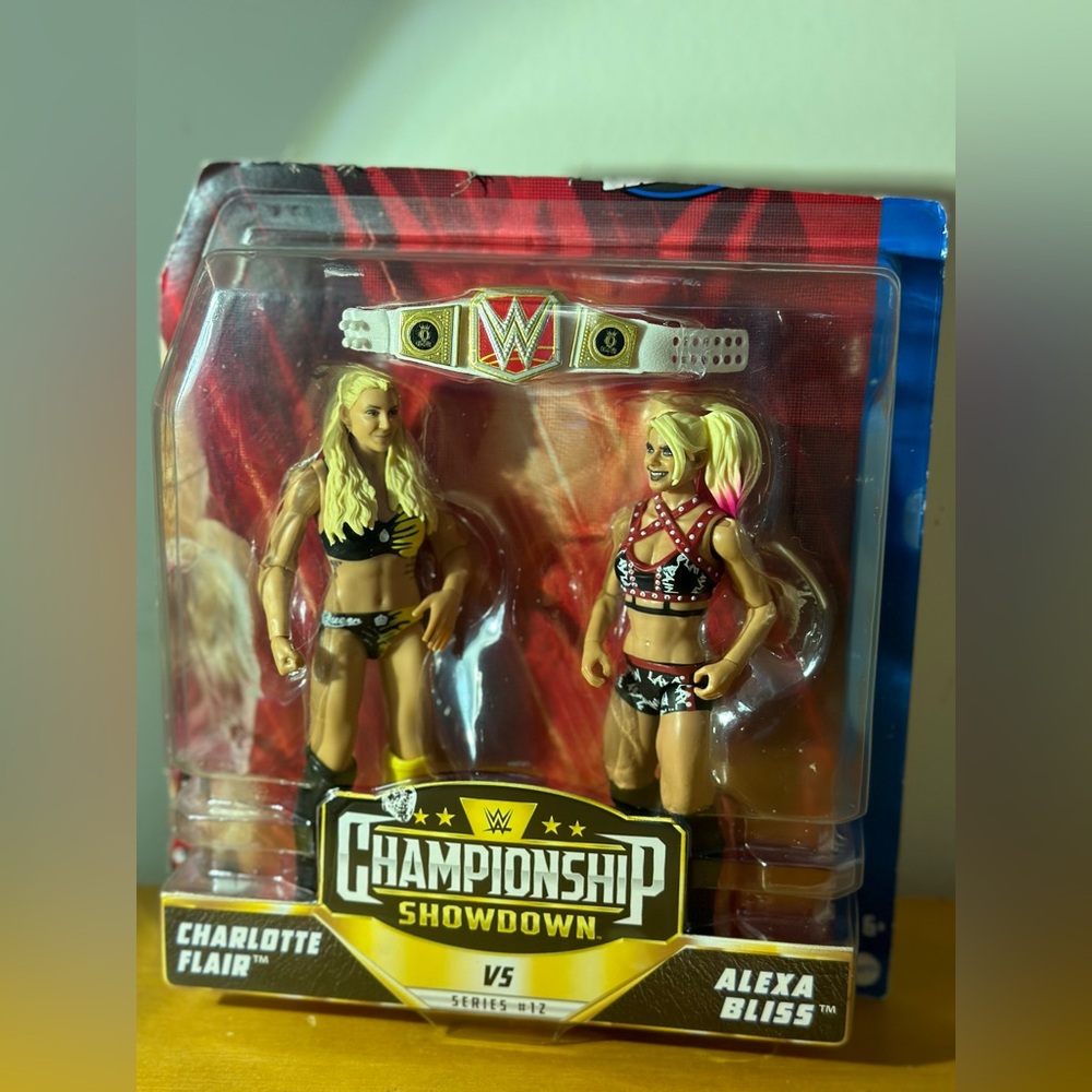 Mattel WWE Charlotte Flair vs Alexa Bliss Championship Showdown Action Figure 2